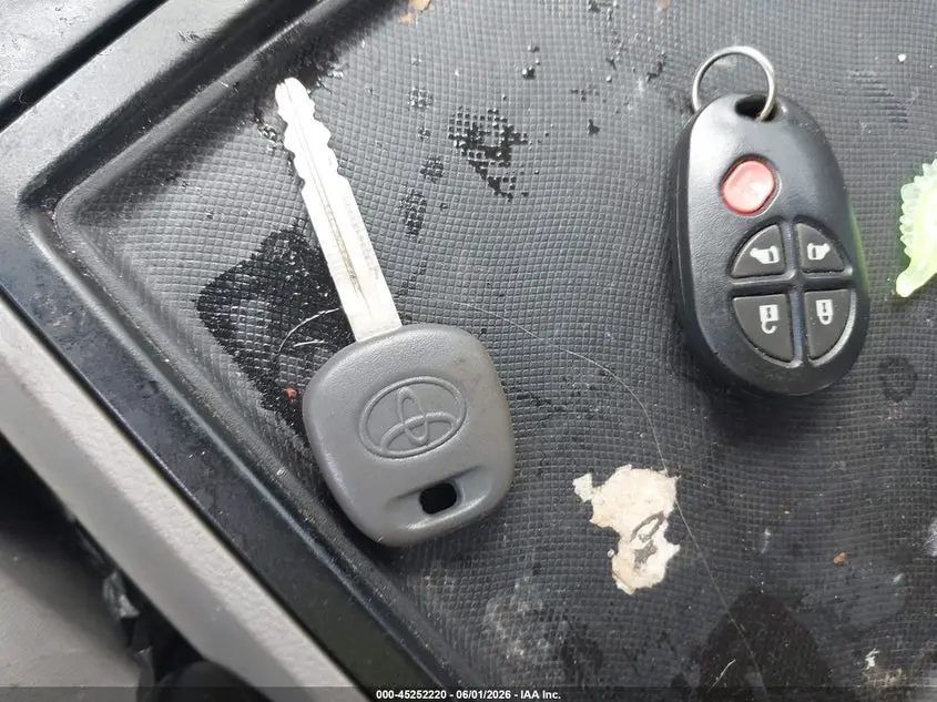 2019 TOYOTA SIENNA LE 8 PASSENGER