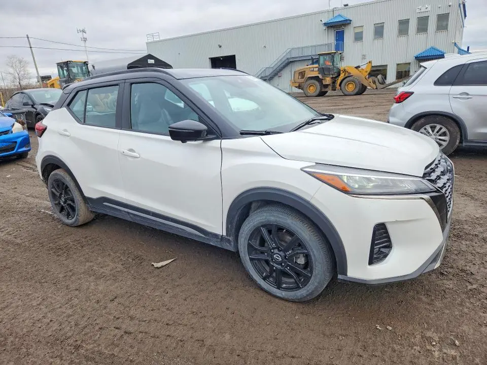 2023 NISSAN KICKS SR  