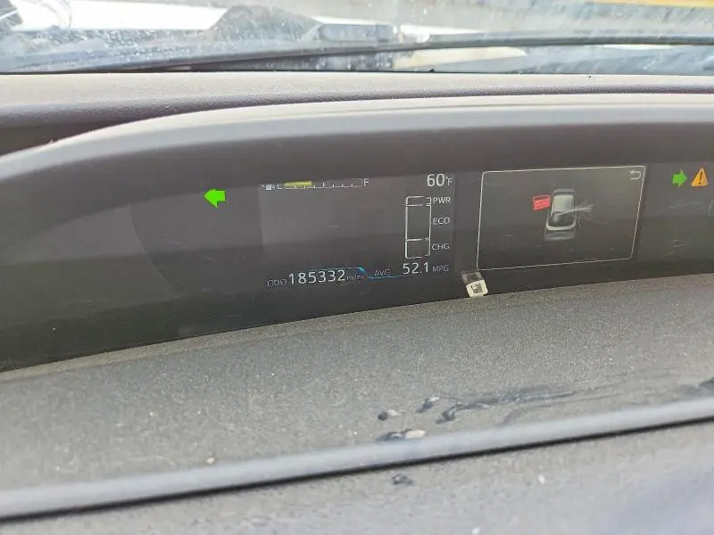 2020 TOYOTA PRIUS LE  