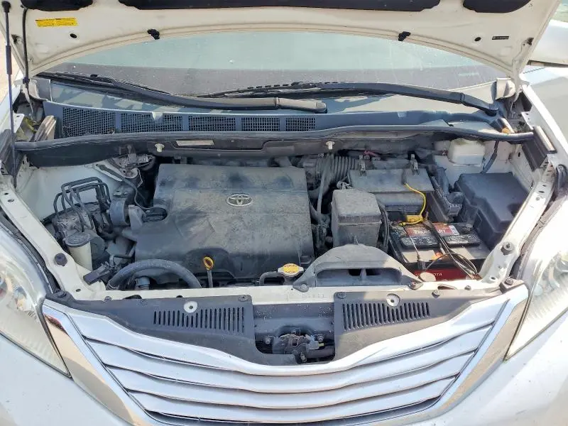 2011 TOYOTA SIENNA LIMITED 7-PASSENGER  