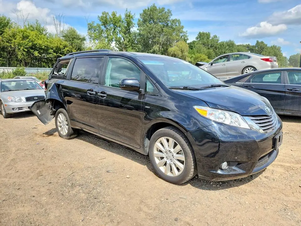 2017 TOYOTA SIENNA XLE 7-PASSENGER  
