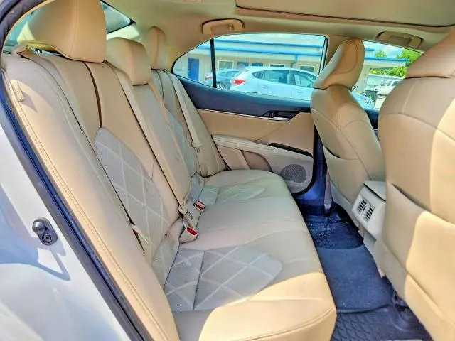 2019 TOYOTA CAMRY XLE  