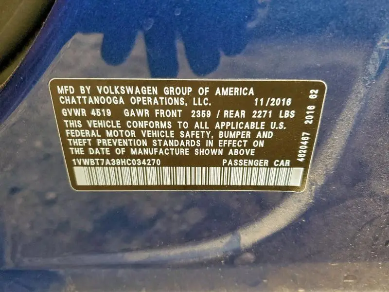 2017 VOLKSWAGEN PASSAT SE  