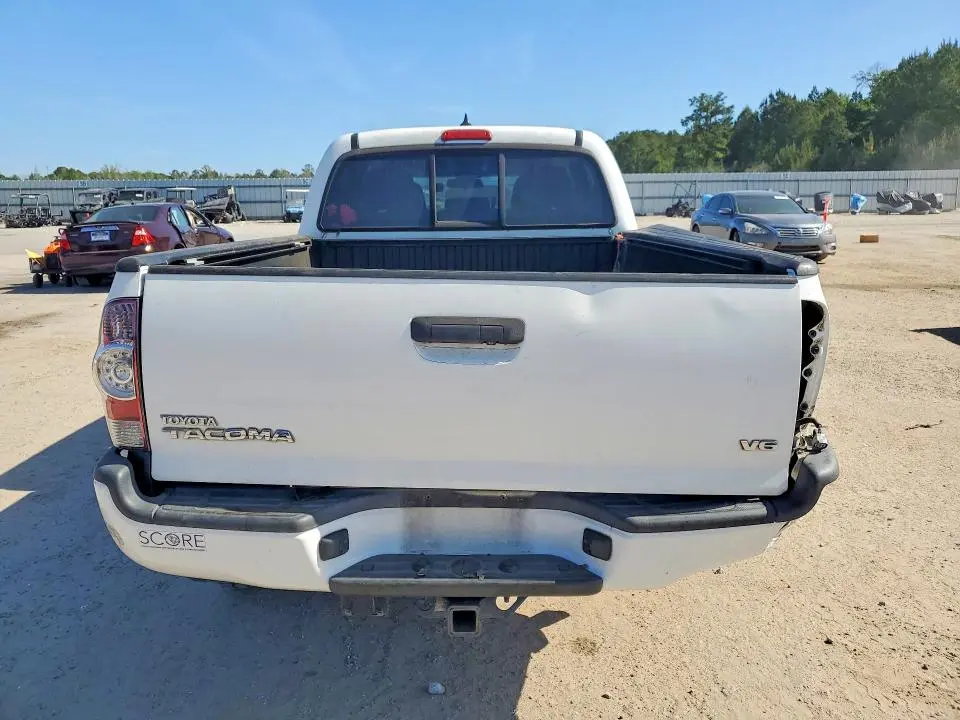 2015 TOYOTA TACOMA V6  