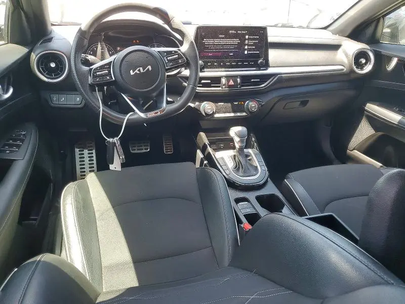 2024 KIA FORTE GT LINE  