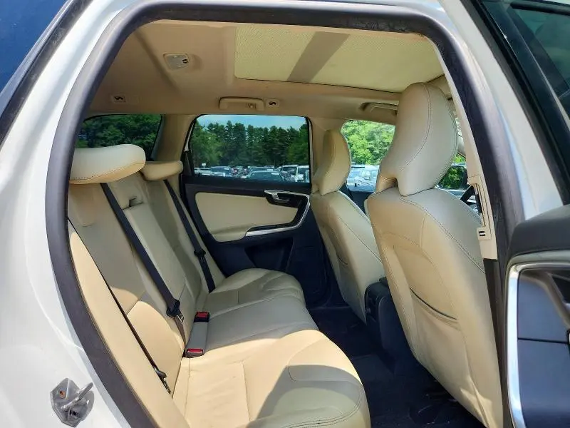 2016 VOLVO XC60 T5 PREMIER  