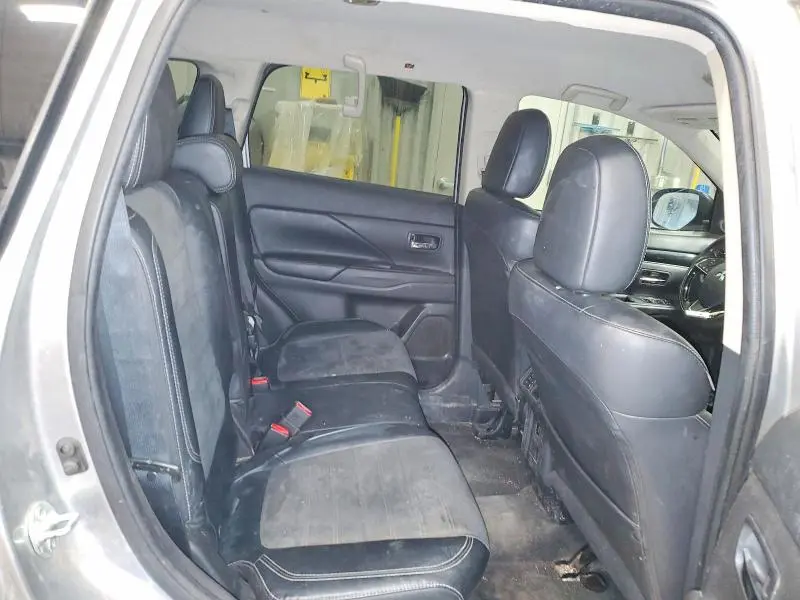 2019 MITSUBISHI OUTLANDER SE  
