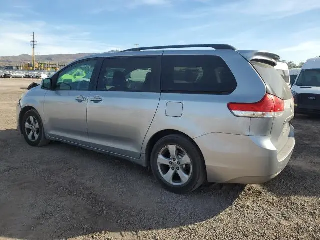 2014 TOYOTA SIENNA LE  