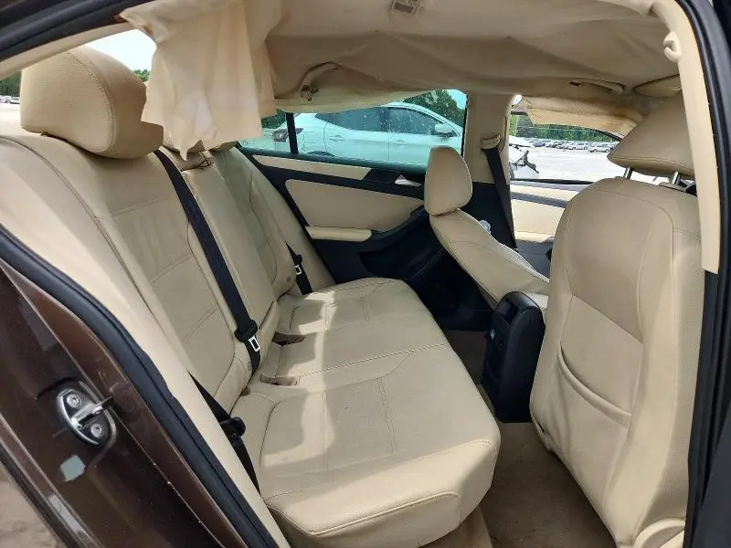 2012 VOLKSWAGEN JETTA SE  