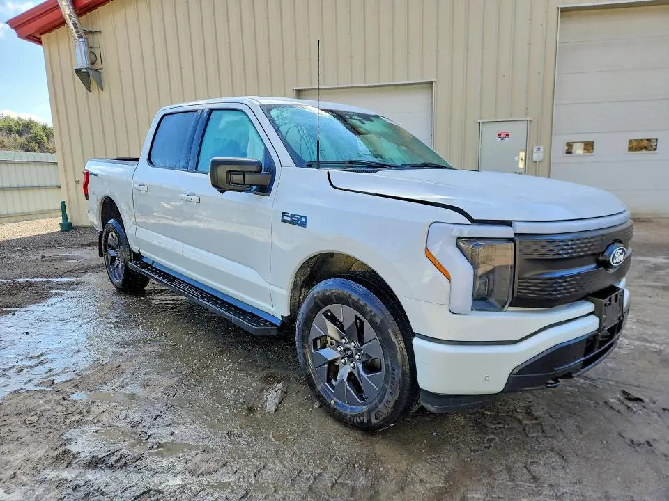 2025 FORD F150 LIGHTNING XLT  