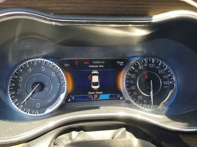 2015 CHRYSLER 200 C  