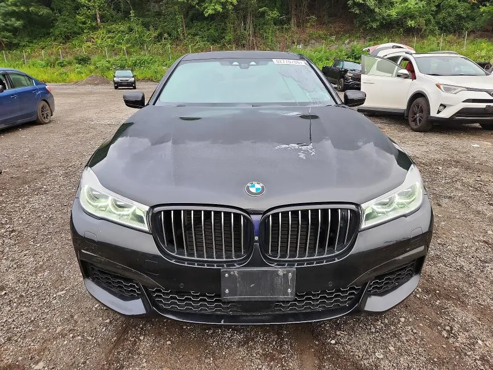 2017 BMW 750 XI  