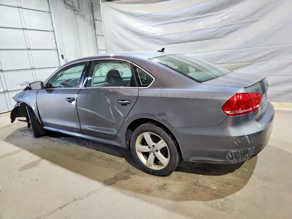 2015 VOLKSWAGEN PASSAT S  
