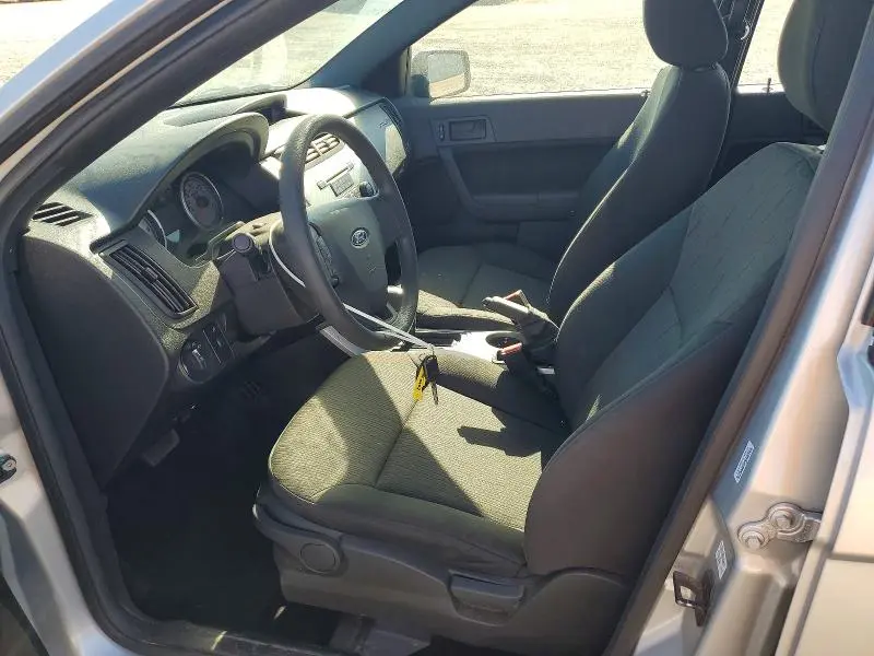 2010 FORD FOCUS SE  