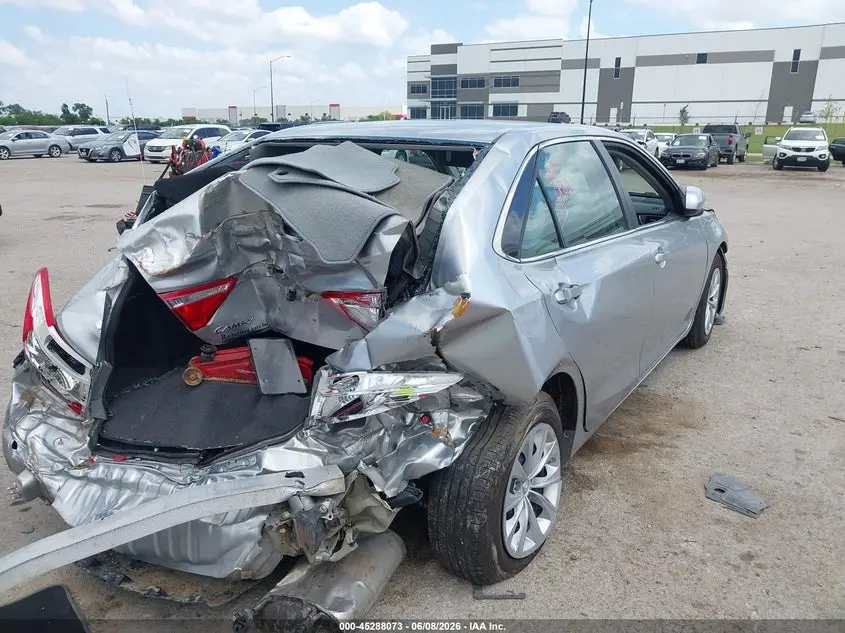 2015 TOYOTA CAMRY LE