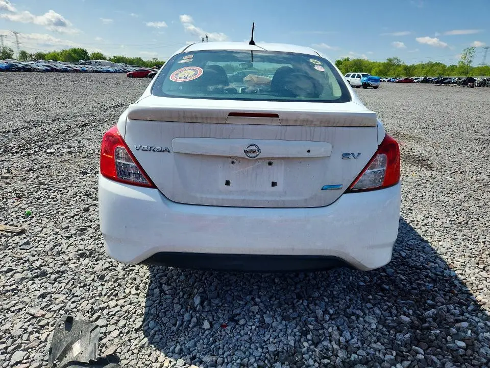 2015 NISSAN VERSA 1.6 SV  