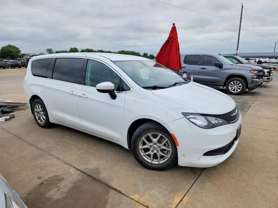 2022 CHRYSLER VOYAGER LX  