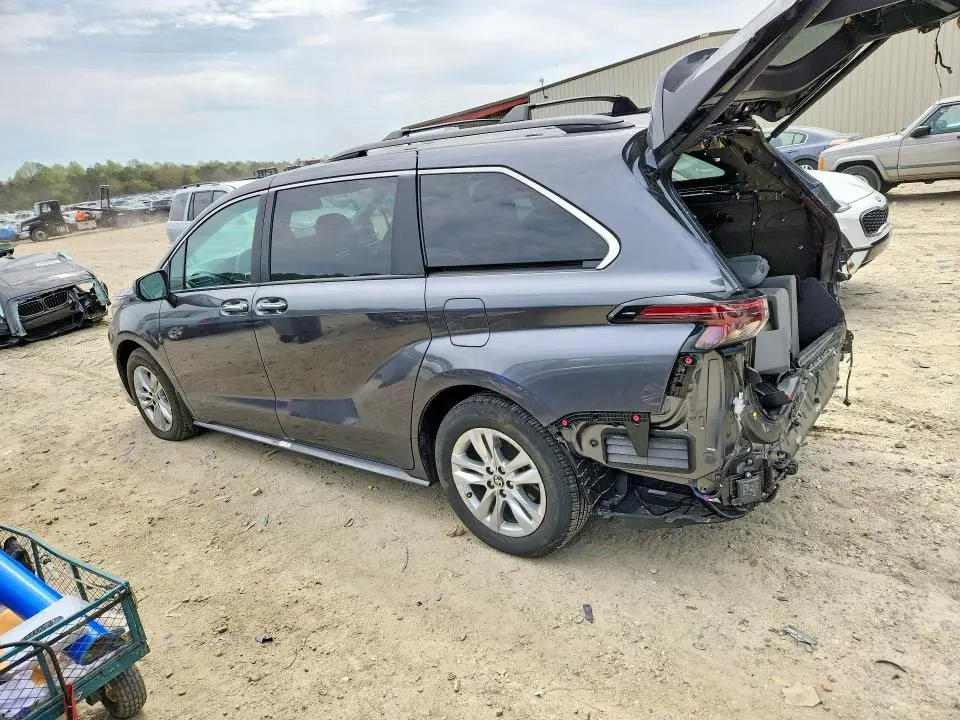 2025 TOYOTA SIENNA XLE 7-PASSENGER  