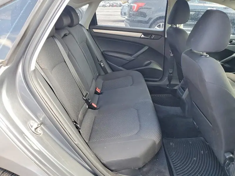 2012 VOLKSWAGEN PASSAT S  