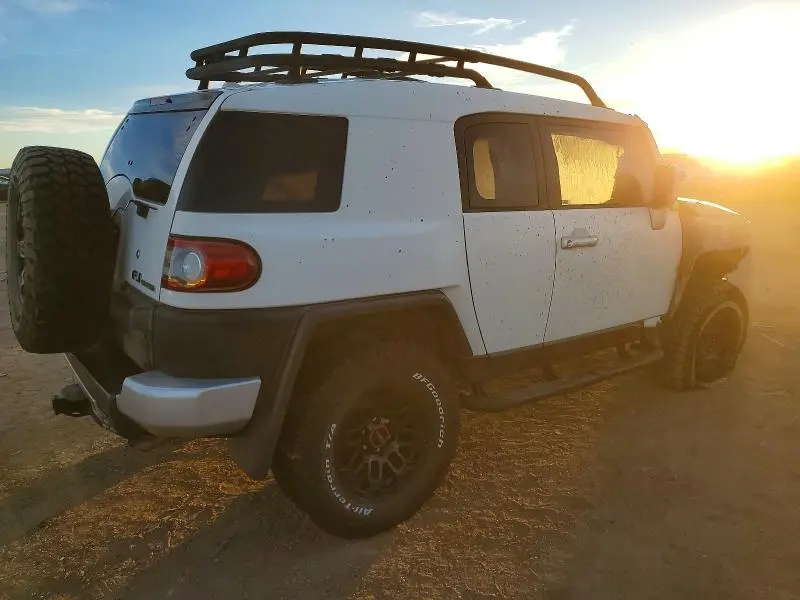 2013 TOYOTA FJ CRUISER BASE  