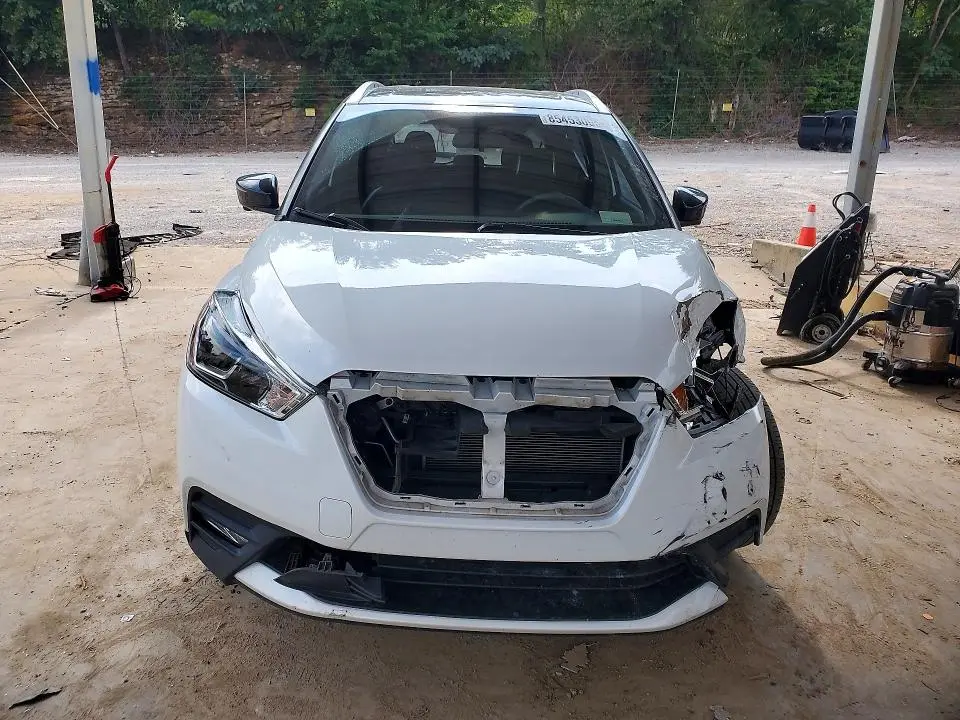 2019 NISSAN KICKS SR  