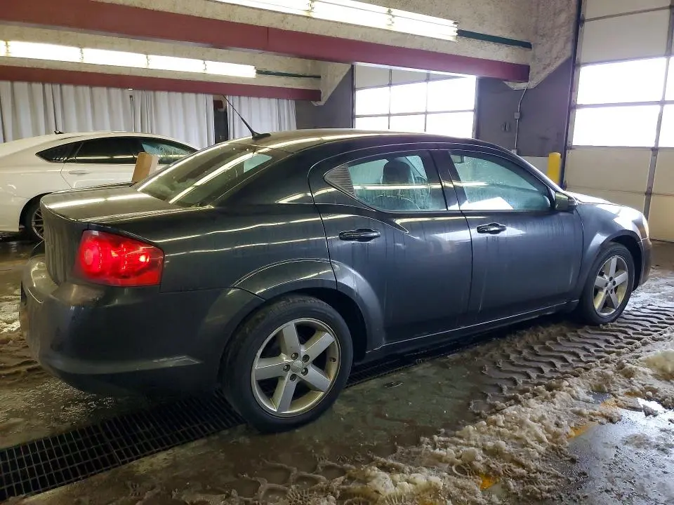 2011 DODGE AVENGER LUX  