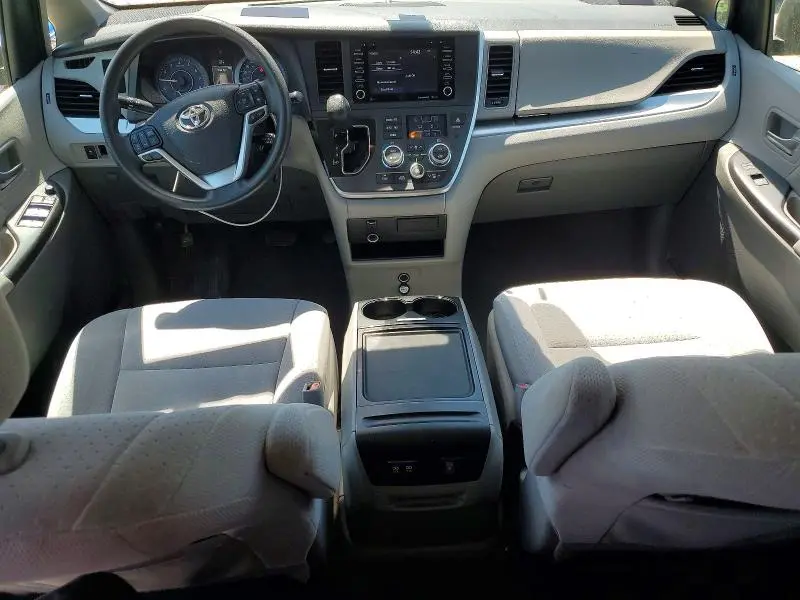 2020 TOYOTA SIENNA LE  