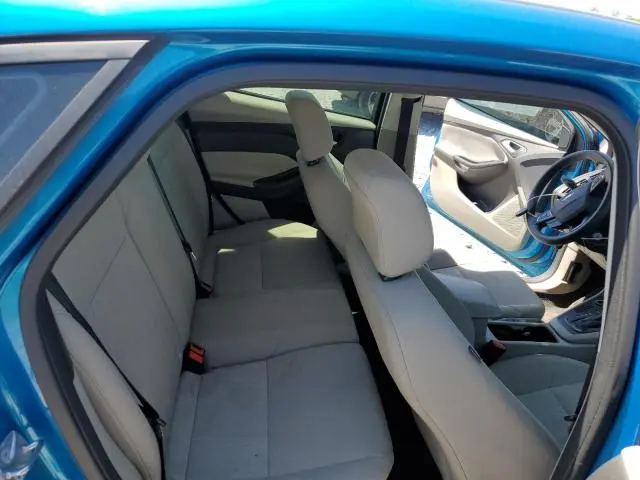 2016 FORD FOCUS SE  