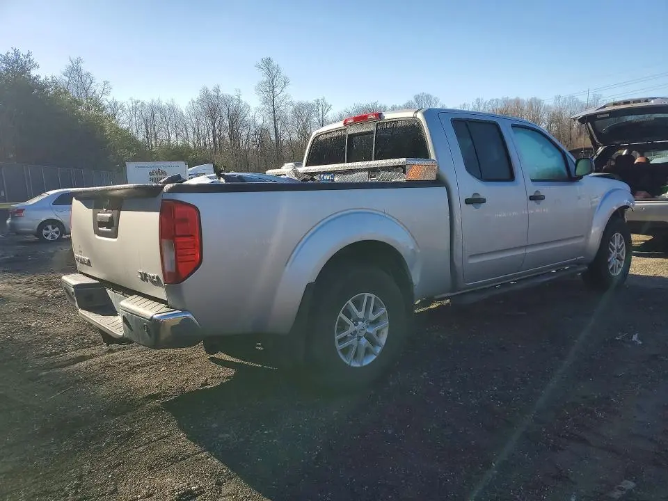 2016 NISSAN FRONTIER SV  