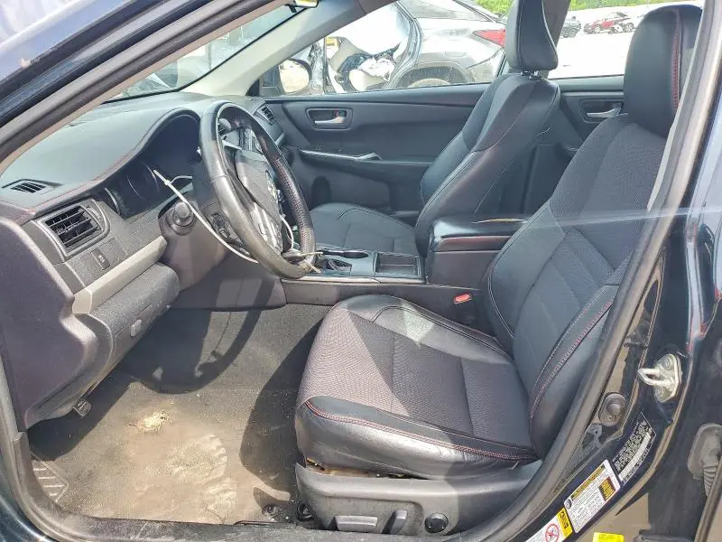 2017 TOYOTA CAMRY SE  
