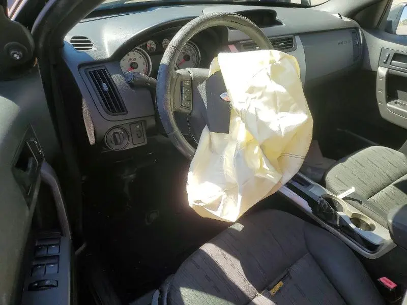 2010 FORD FOCUS SE  