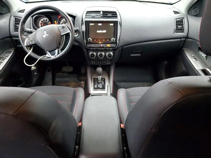 2023 MITSUBISHI RVR SE  