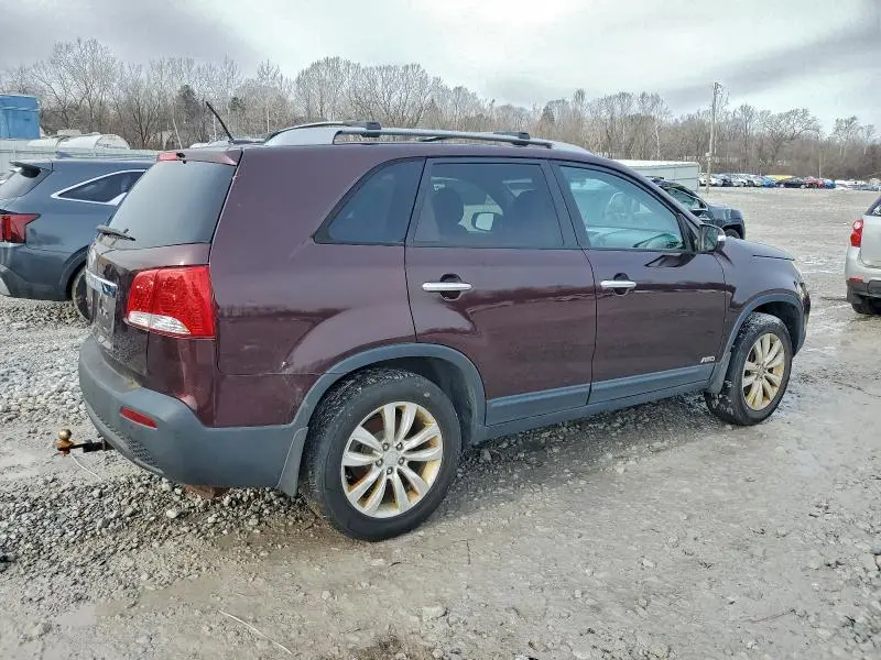 2011 KIA SORENTO BASE  