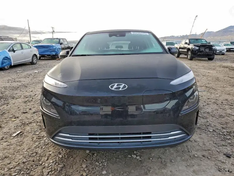 2023 HYUNDAI KONA SE  