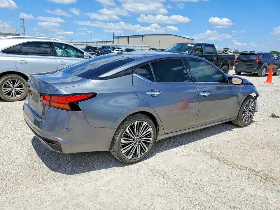 2023 NISSAN ALTIMA SL  