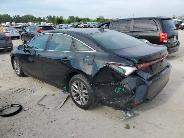 2020 TOYOTA AVALON XLE  