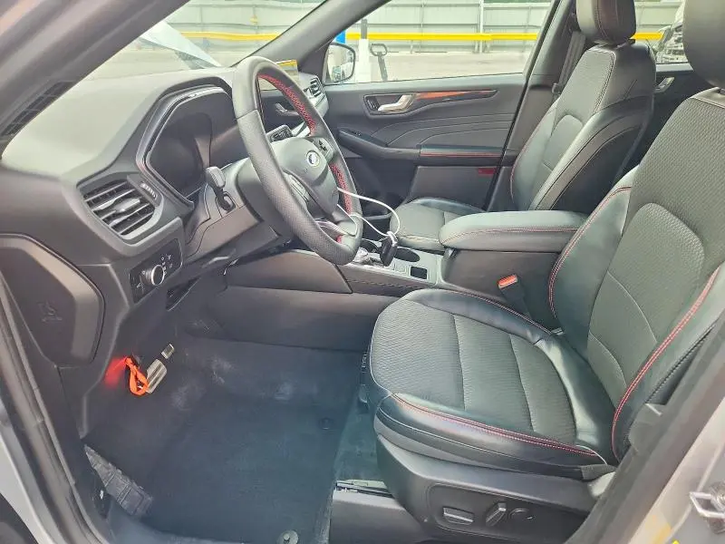 2023 FORD ESCAPE ST LINE  