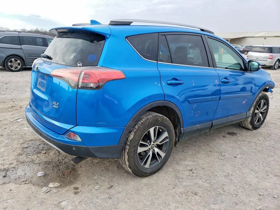 2017 TOYOTA RAV4 XLE  