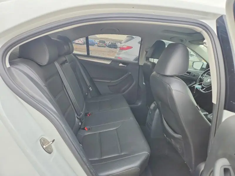 2017 VOLKSWAGEN JETTA SE  