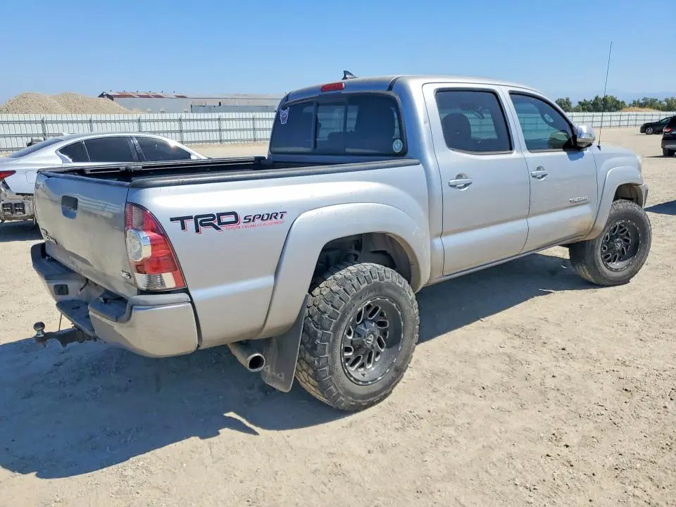 2015 TOYOTA TACOMA V6  