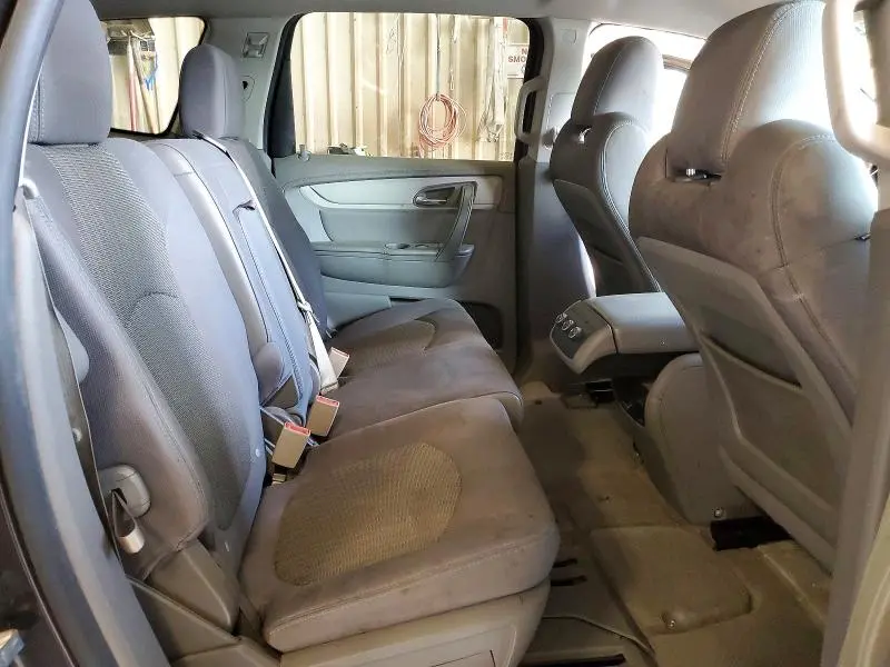 2013 CHEVROLET TRAVERSE LS  
