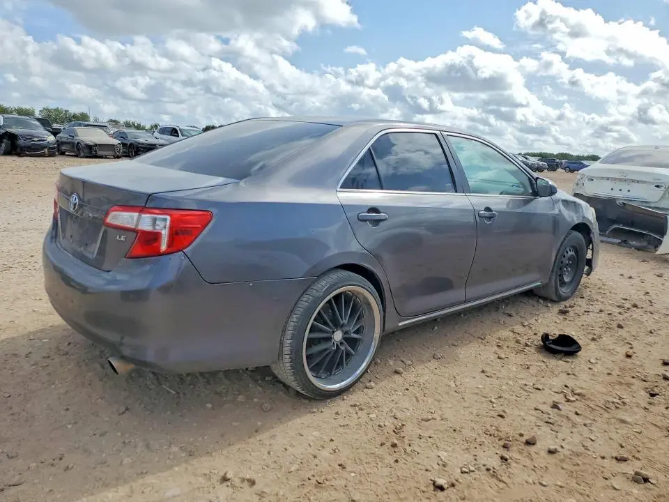 2014 TOYOTA CAMRY LE  