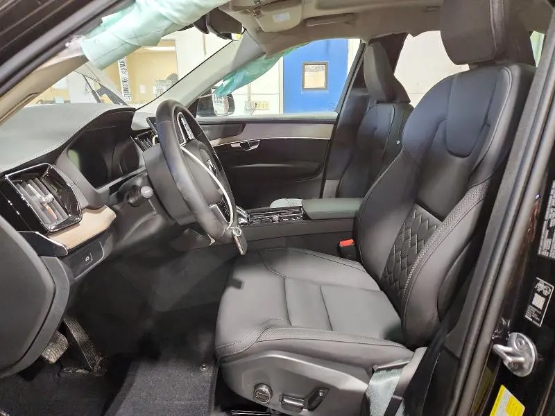 2026 VOLVO XC90 PLUS  
