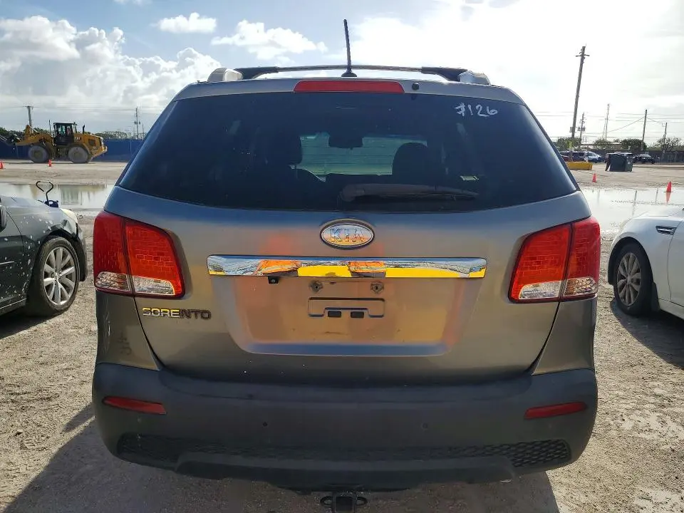 2012 KIA SORENTO LX  