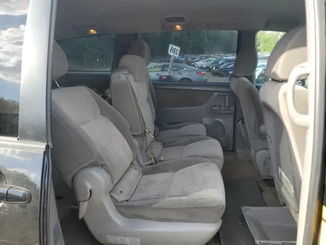 2010 TOYOTA SIENNA CE  
