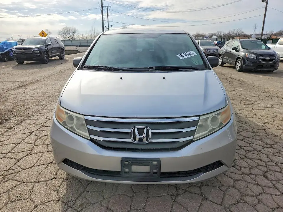 2011 HONDA ODYSSEY LX  
