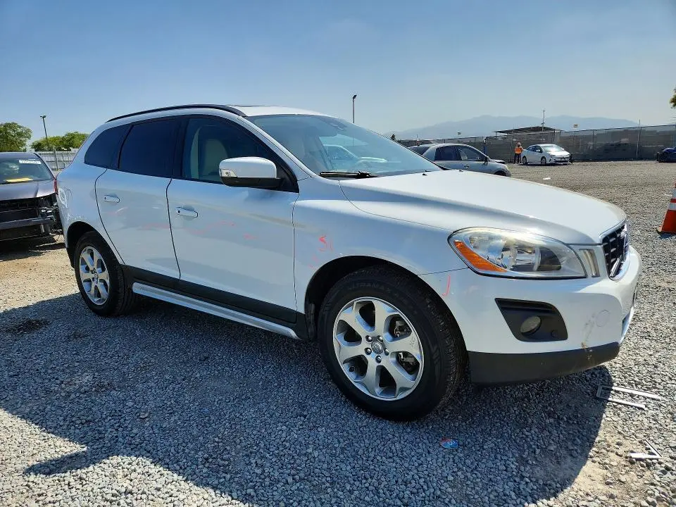 2010 VOLVO XC60 3.2  