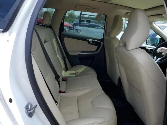 2016 VOLVO XC60 T6 PREMIER  