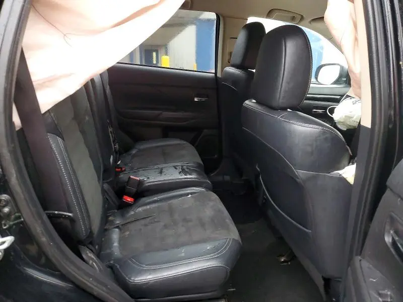 2020 MITSUBISHI OUTLANDER SE  