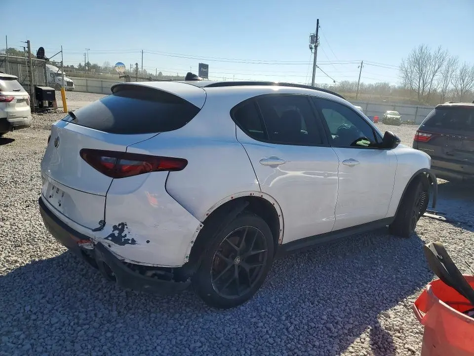 2022 ALFA ROMEO STELVIO   